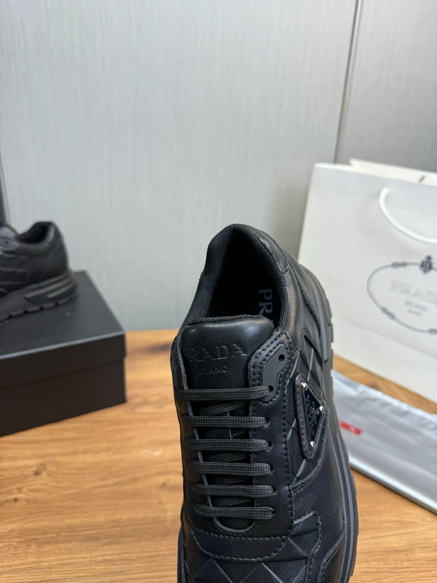Men's shoes 520💰 [PRADA] Men's shoes are popular in the counter, official website is synchronized, high-quality shipments ✔️Original cowhide splicing + cowhide lining, 1🆚1 replica, original original sole, 38-45 (45 customized, non-refundable)